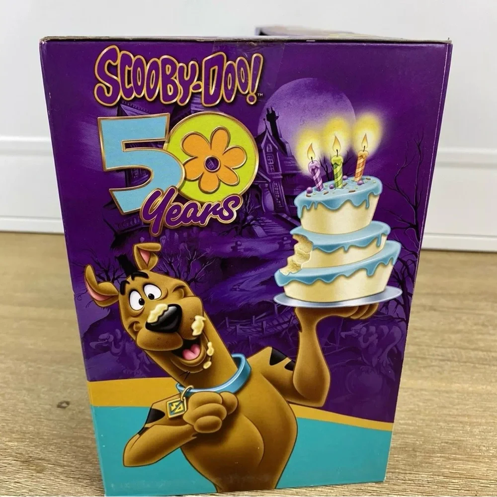 Scooby-Doo MYSTERY MACHINE Action Figure Van Vehicle Limited Edition